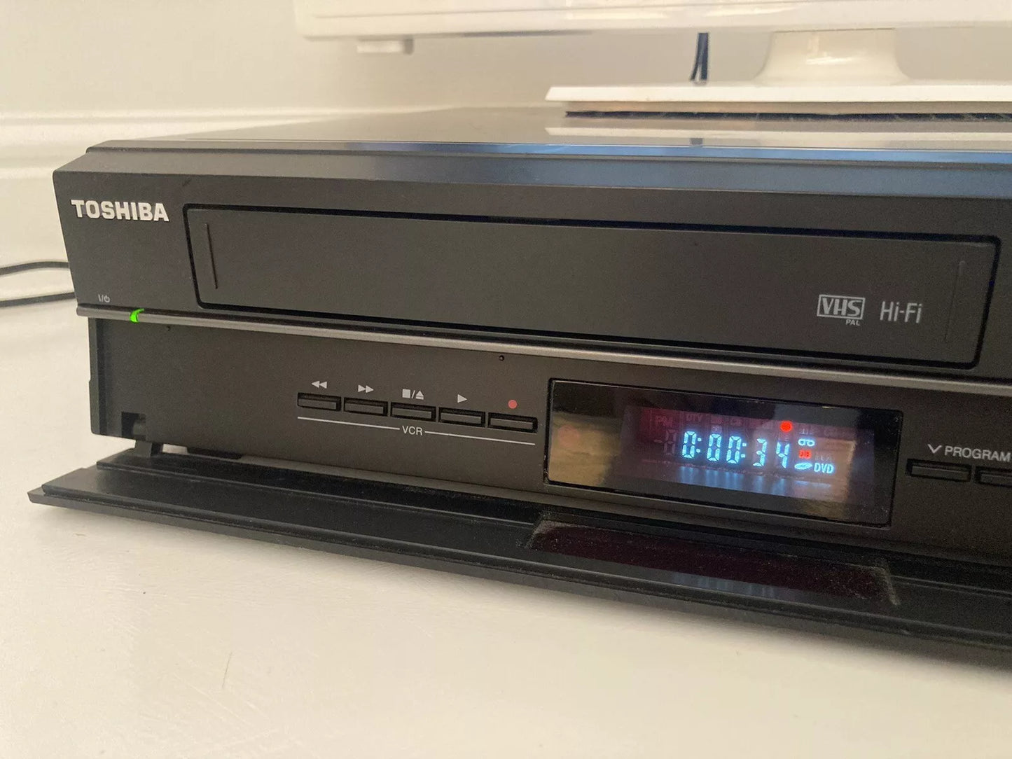 TOSHIBA DVR20 VCR DVD RECORDER